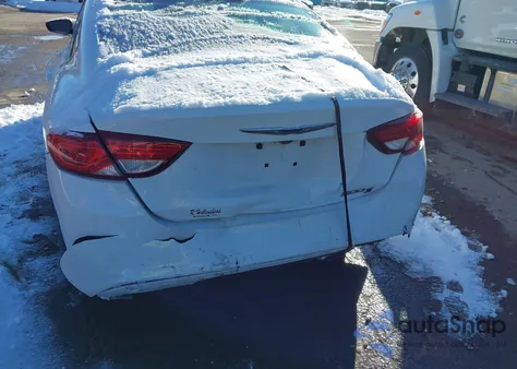 2015 Chrysler 200 S z USA, uszkodzony, nr VIN 1C3CCCBB5FN566496